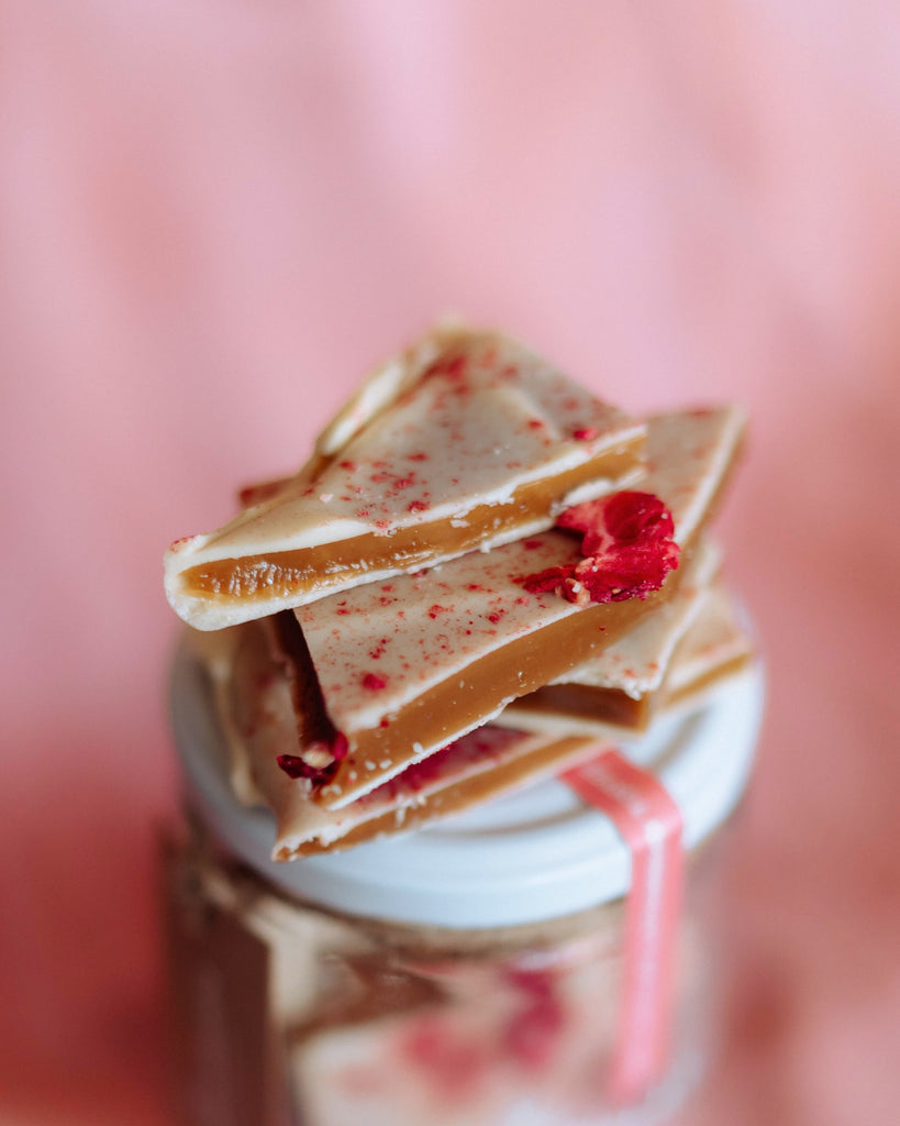 White Chocolate & Strawberries Toffee| 200g Jar