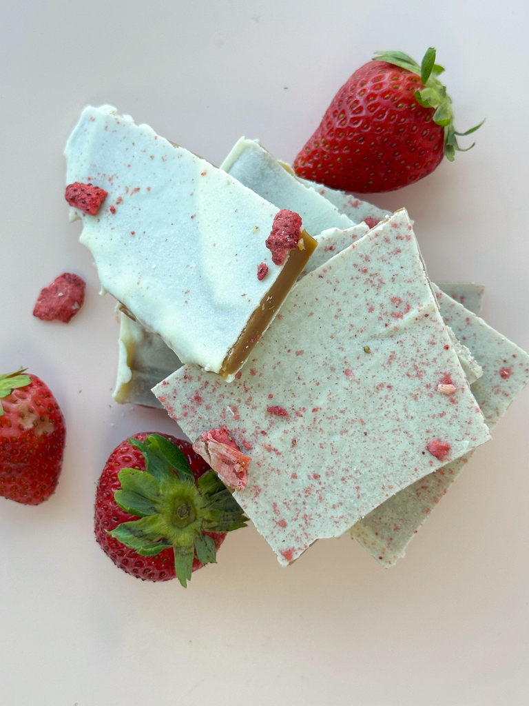 White Chocolate & Strawberries Toffee| 200g Jar